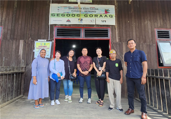 구보경 교수, 인도네시아 칼리만탄 지역 현지조사 및 지역공동체 및 교육기관 관계자와 그룹 면담